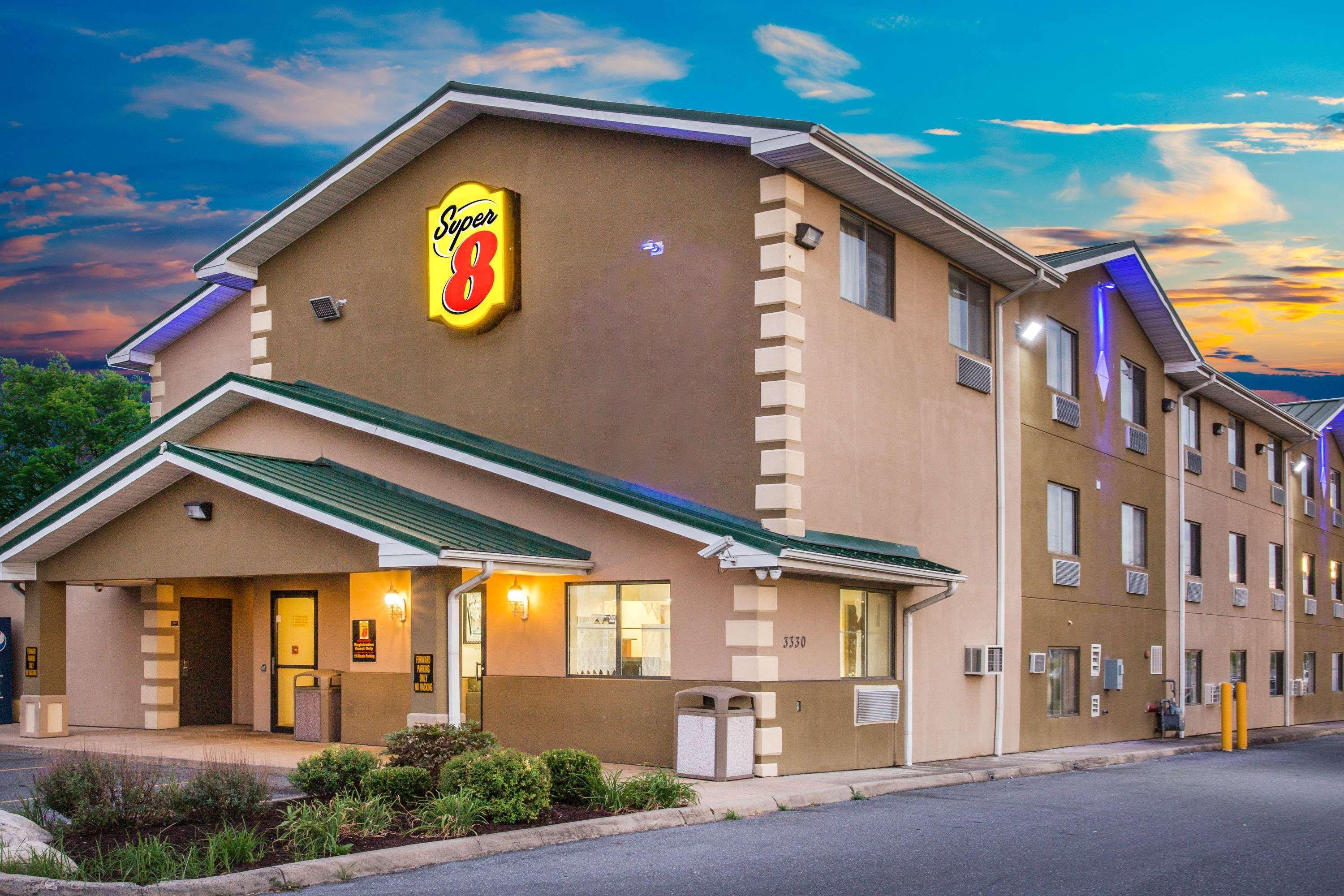 Super 8 By Wyndham Harrisonburg Motel Eksteriør billede